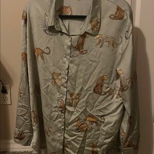 Umgee Gray Animal Print Blouse